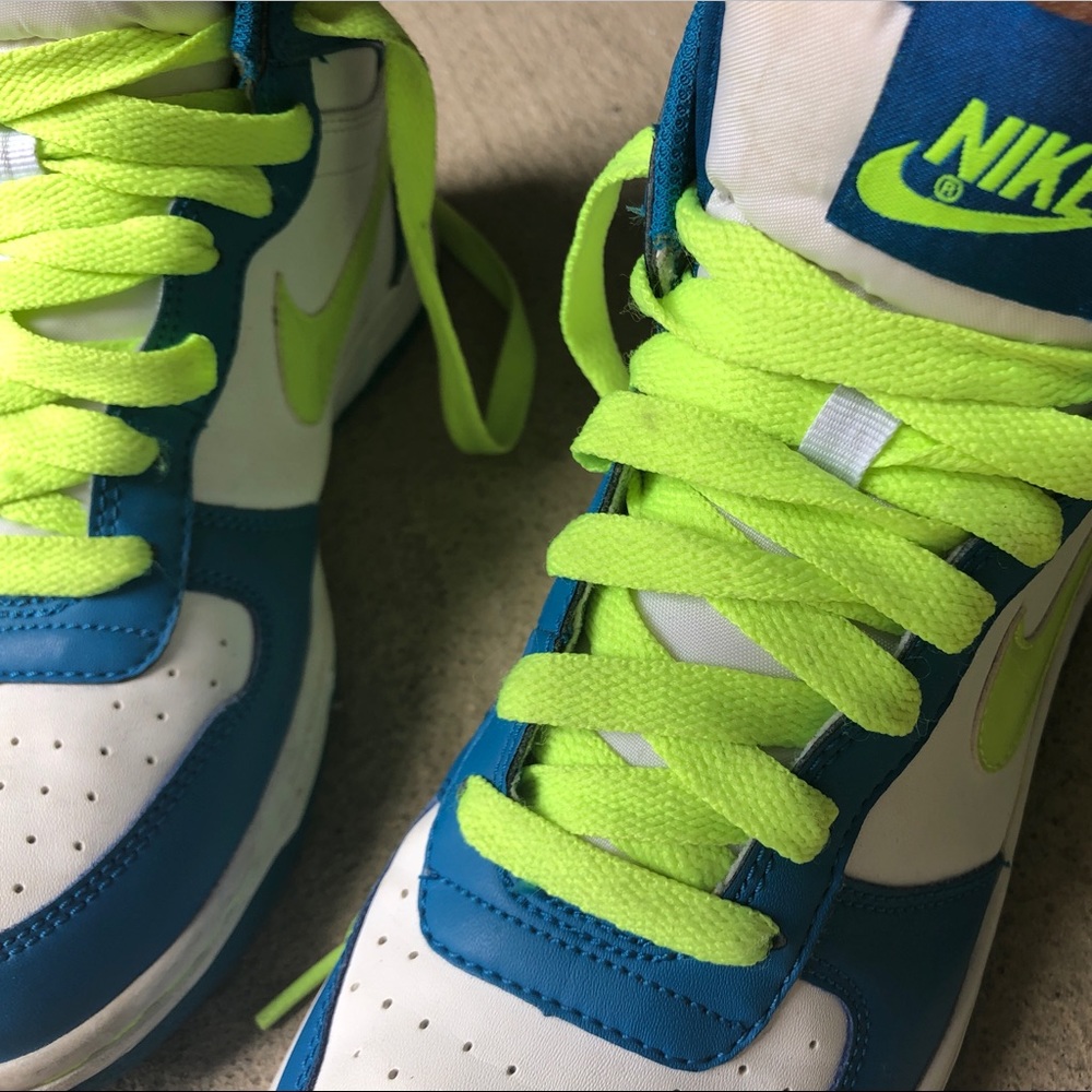 Women’s lime and blue dunks sz 6